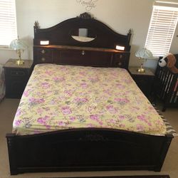 King Size Bed ( Eastern King)