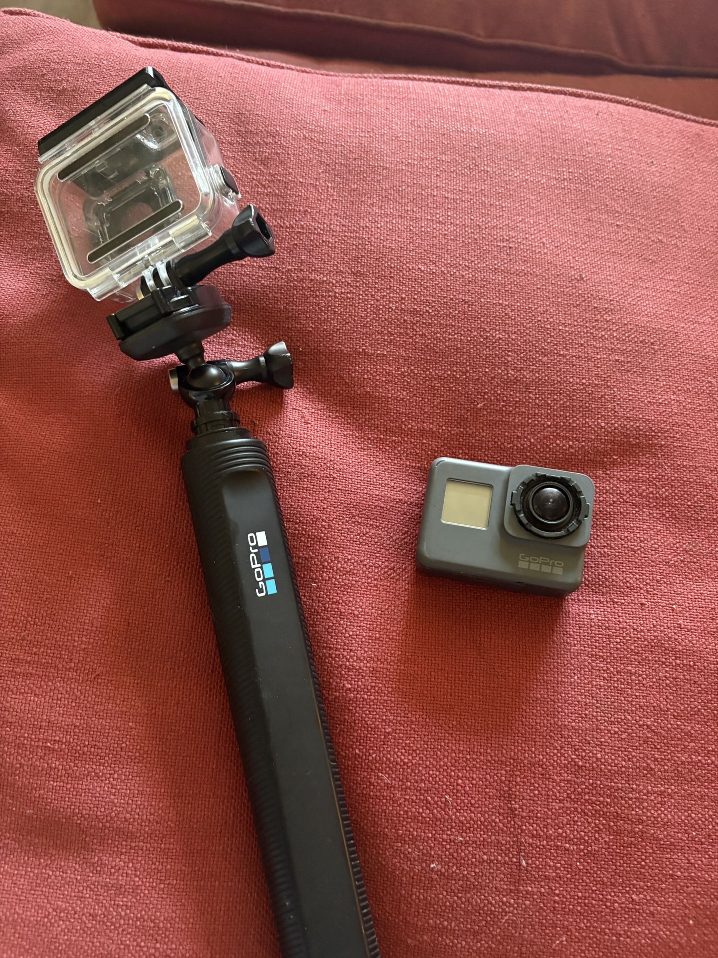 GoPro hero 5 and Hand Grip