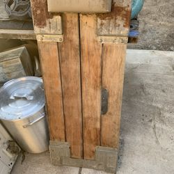 Mechanics Bed Wood Very Strong Its Just Been Laying There For A While
