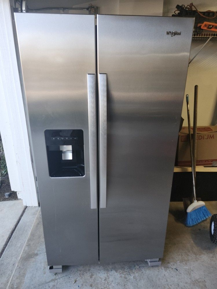 Whirlpool Side-by-side Stainless Stell Refrigerator