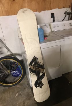 SNOWBOARD