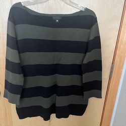 Ladies Sweater And Skirt Size Medium  New Condition 