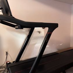 Peloton Treadmill - Pickup in Stone Mountain/Lilburn Area