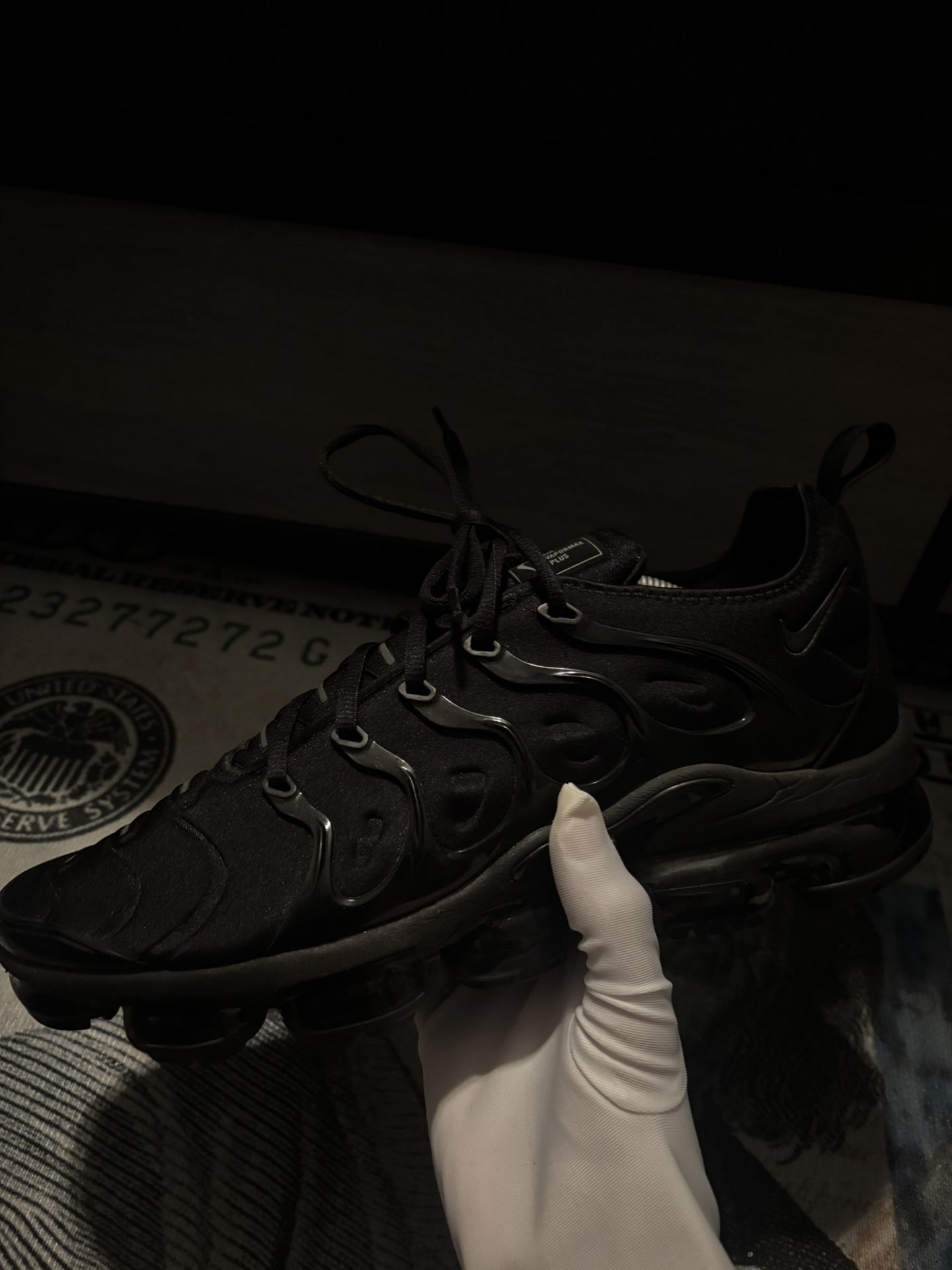 Air VaporMax Plus (Almost New)