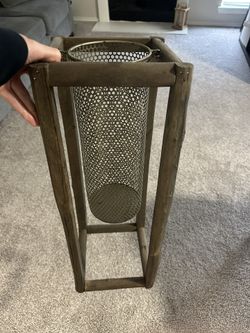 Magnolia Plant/flower Holder