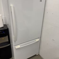 Refrigerator Bottom Mount Freezer 
