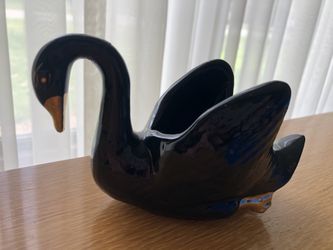 Porcelain Black Swan