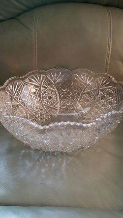 Beautiful Vintage Pressed Glass Punch With 12 Cups