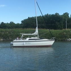 2000 MacGregor 26’ sailboat