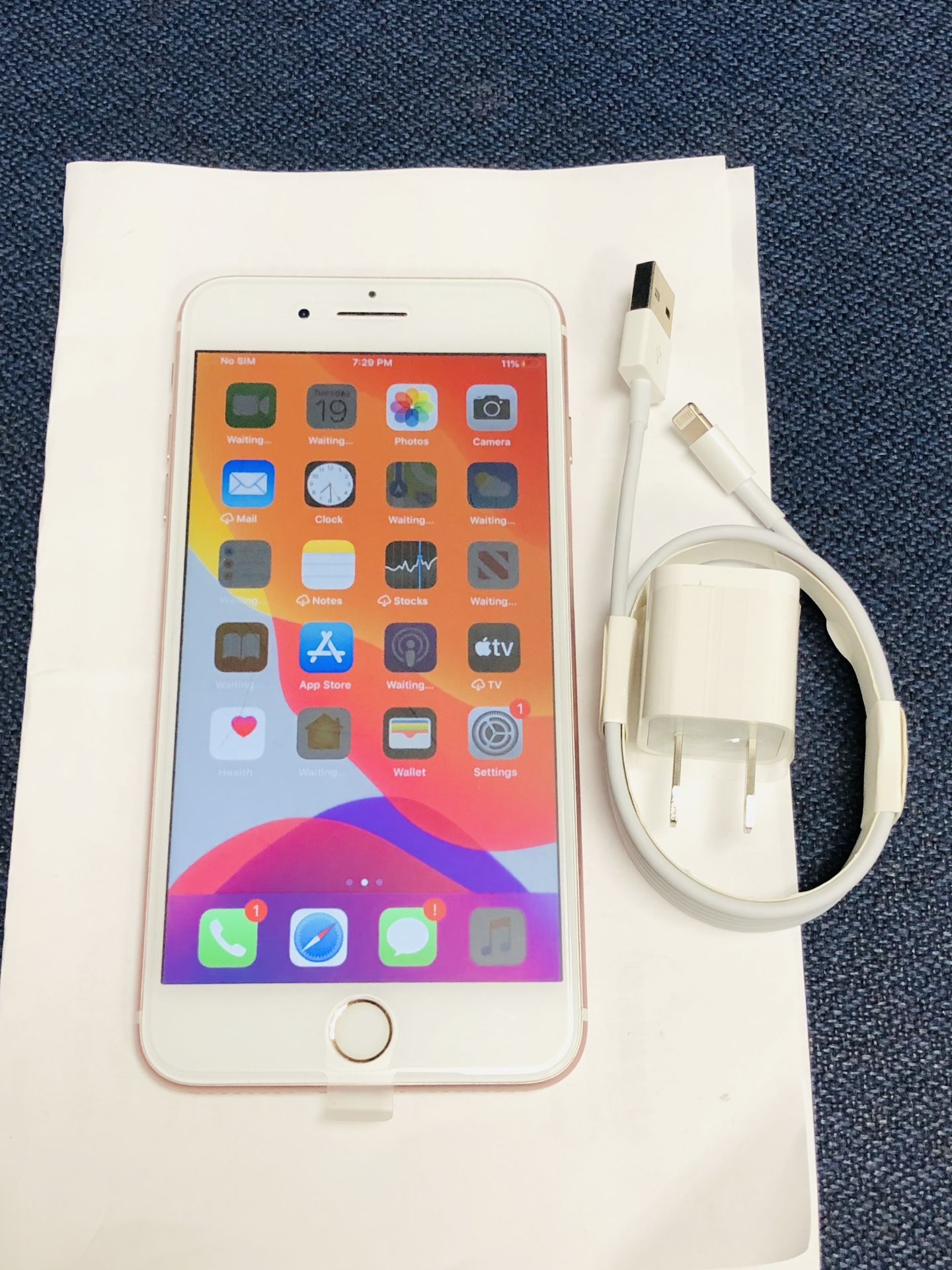 Factory unlocked apple iphone 7 plus, store warranty 