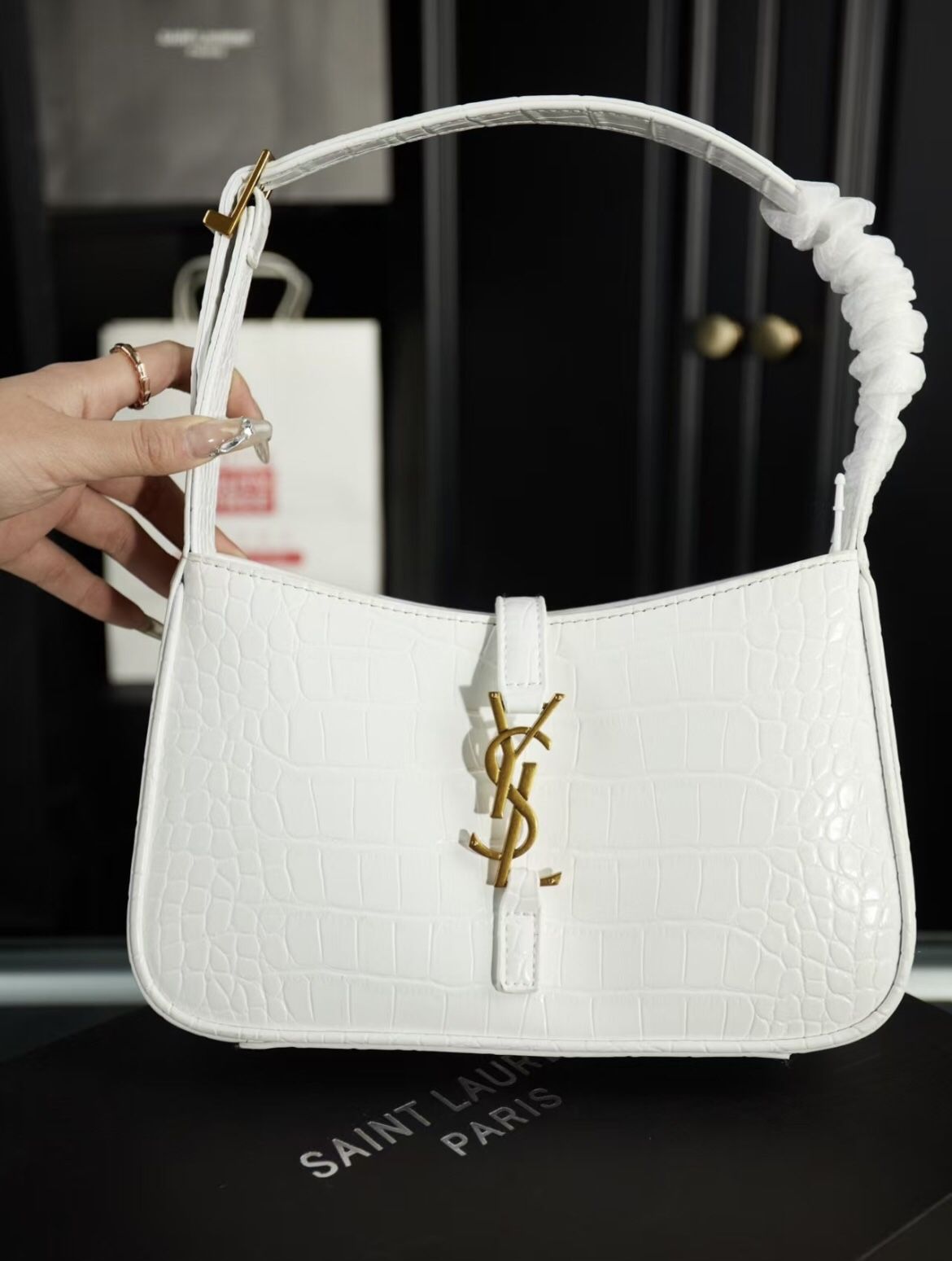 High-end elegant underarm bag