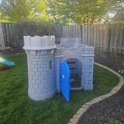 Little Tikes Classic Castle Jungle Gym Playhouse for Sale in Aurora IL OfferUp