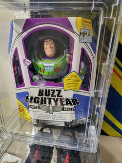 Buzz lightyear signature collection español hot sale