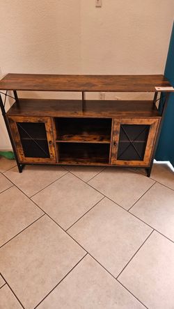 Entertainment center