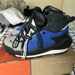Nike Sakai boot sz 8
