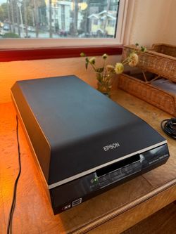 Epson Perfection V600 Film & Document Scanner