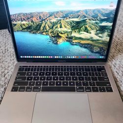 13"Macbook Pro Retina/Logic Pro X/GarageBand/Serato DJ Pro 