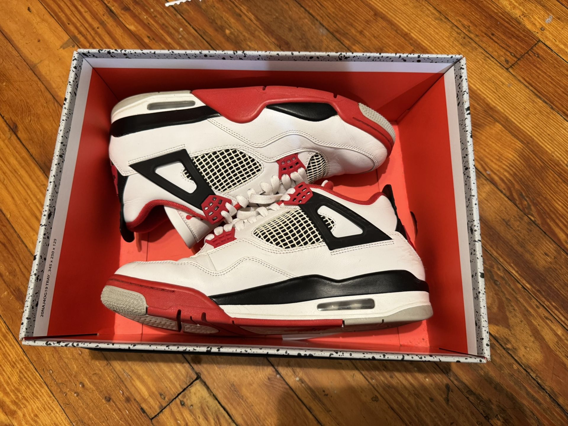 Jordan 4 Fire Red Size 10 Preowned