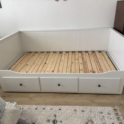 White IKEA Hemnes Daybed For Sale
