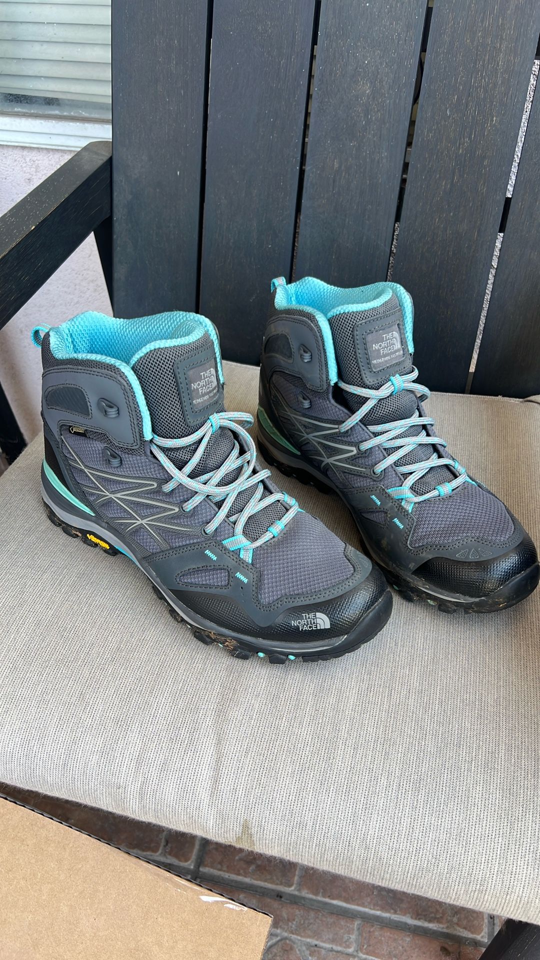 Women’s North Face Hedgehog Fastpack Mid GTX Hiking Boots – Size 10.5 – Like New!