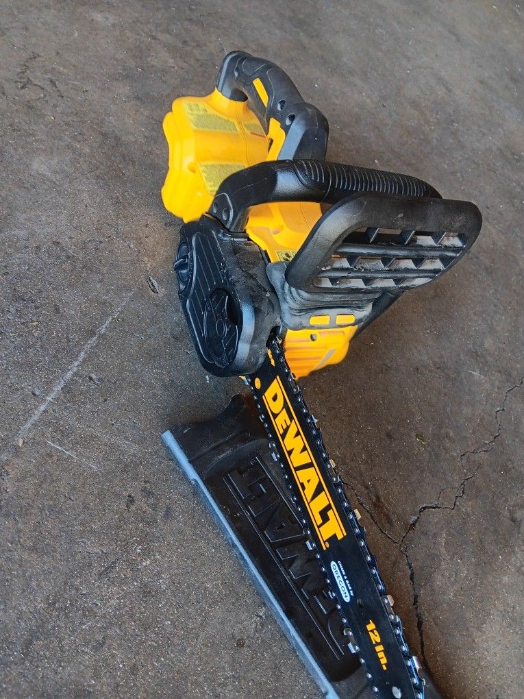 DEWALT
20V MAX 12in. Brushless Cordless Battery Powered Chainsaw