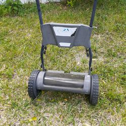 Scott's Grass Cutter In Perfect Conditioj