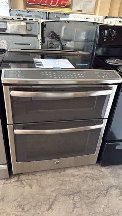 Double Oven Slide-In Stove – Great Condition