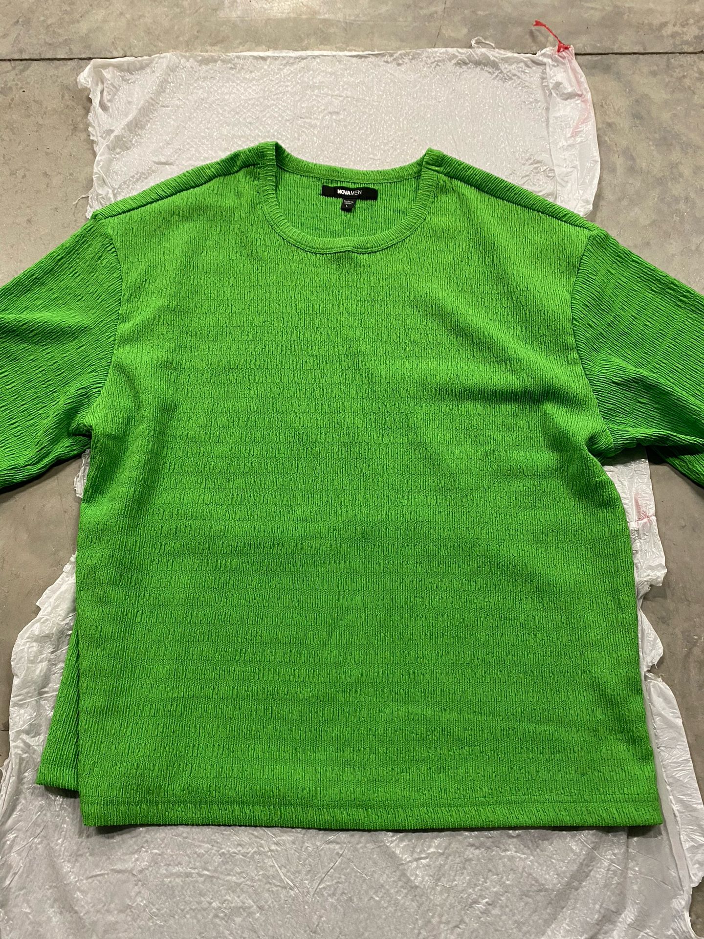 Men’s Size Large Fashion Nova Knitted Shirt