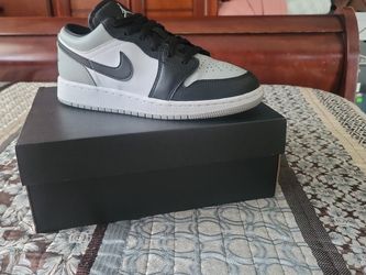 Air Jordan 1 Low (Gs) Shadow Toe Size 5