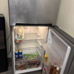 Whirlpool Top freezer Refrigerator