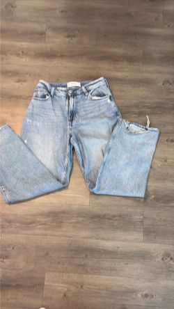 Hollister ultra high-rise dad jeans, size 10 Hollister ultra high-rise dad jeans, size 10