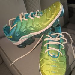 Nike Vapormax Plus Women Size 9