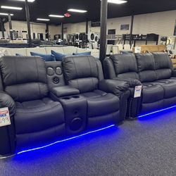 Reclining Sofa & Loveseat W/Speaker. 🚚WE DELIVER🚚