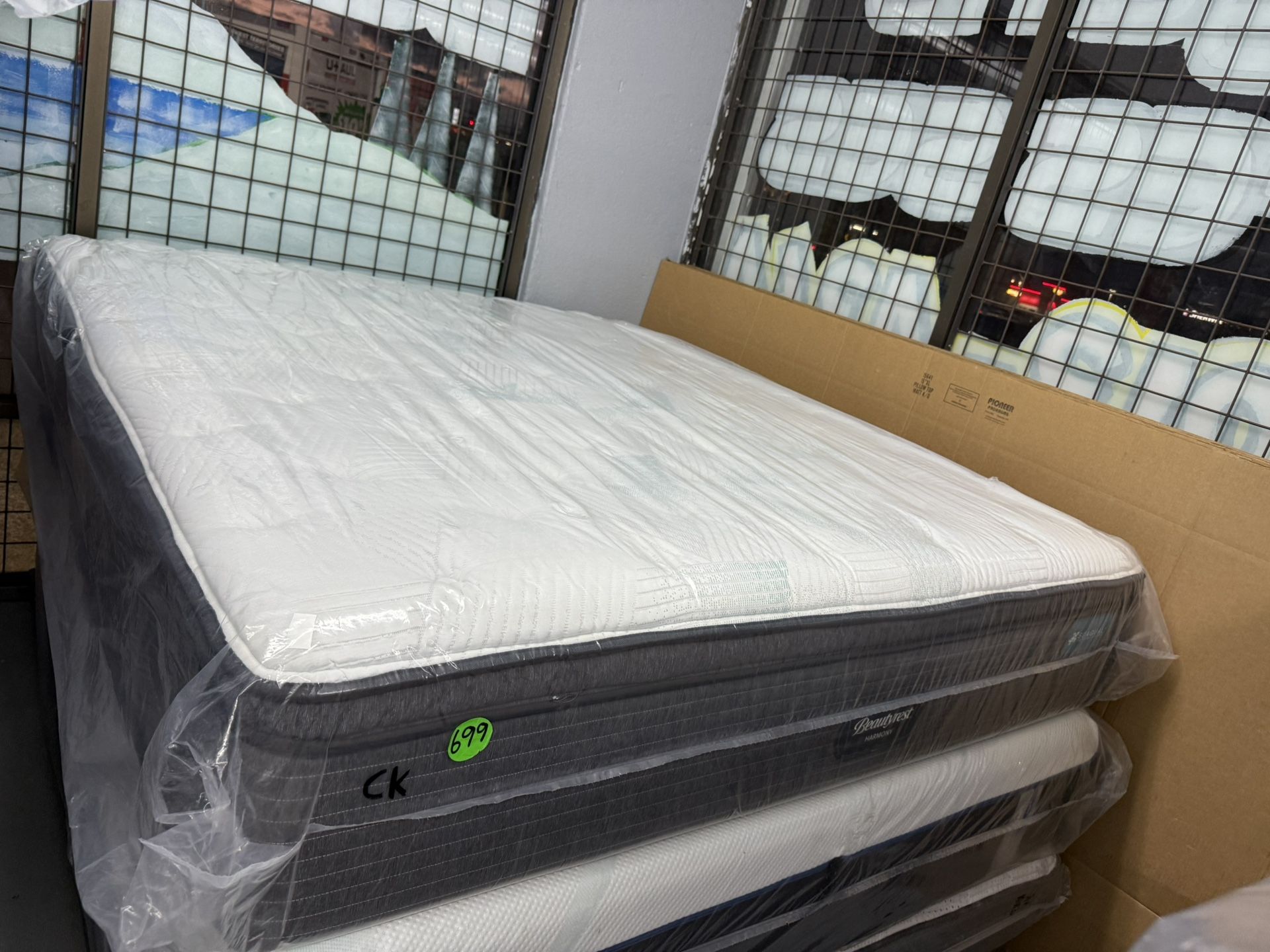 CALIFORNIA KING SIZE SIMMONS BEAUTYREST HARMONY PILLOW TOP MATTRESS & BOX SPRINGS BED SET