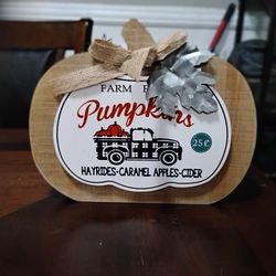 Fall Pumpkin tabletop decor