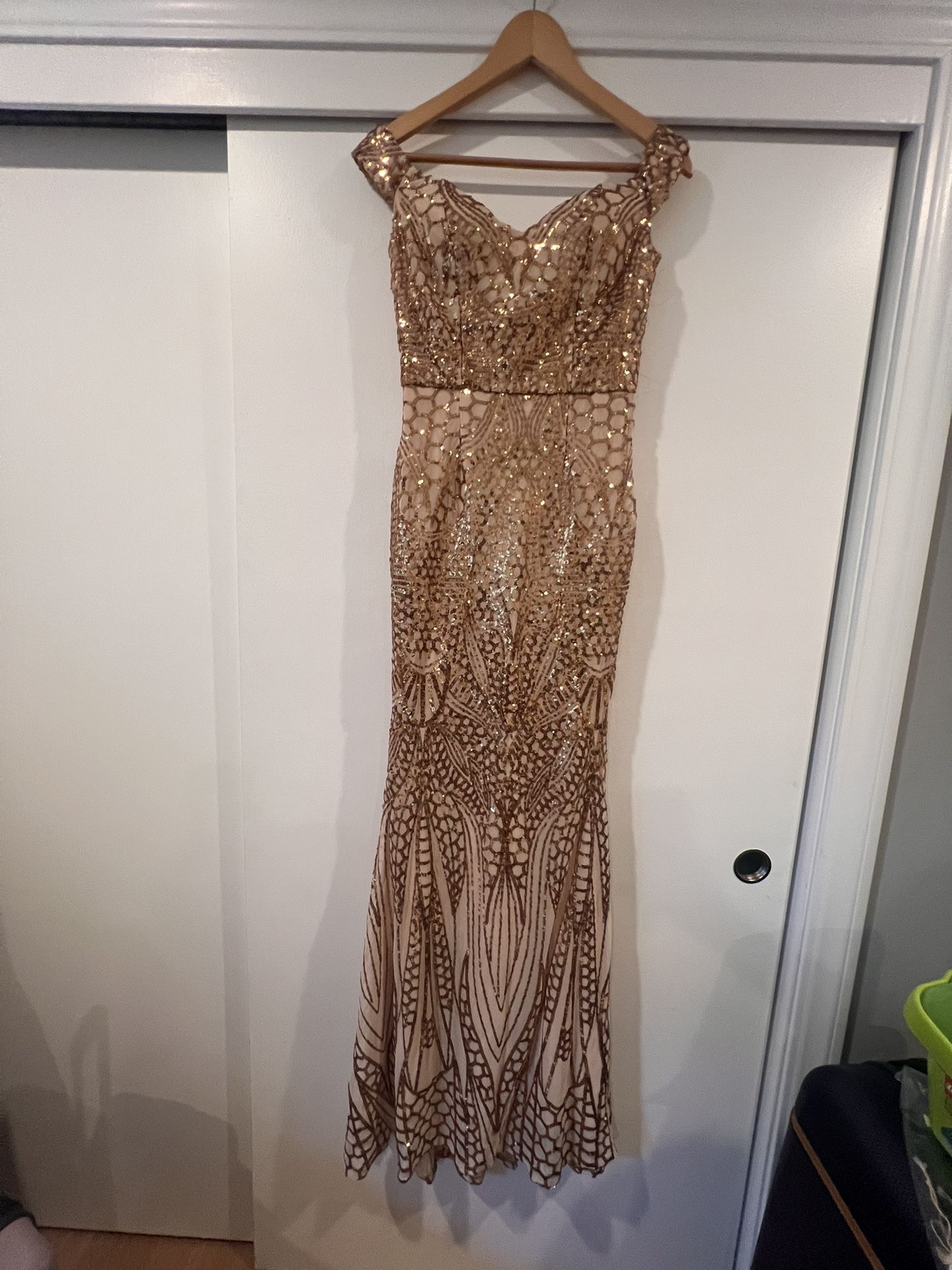 Women Sexy V Neck Off Shoulder Floor Length Sequin Gold Wedding Evening Party Maxi Dress, S