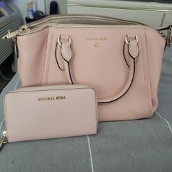 Michael Kors Pale Pink Satchel Bundel