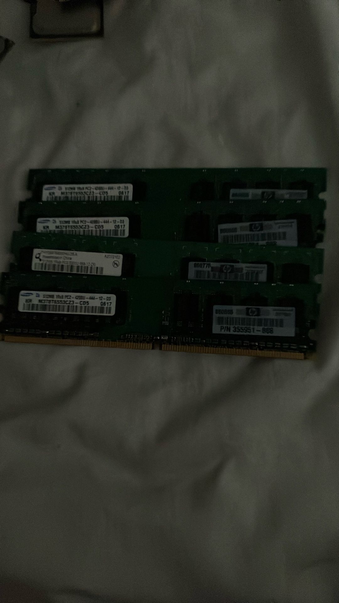 4x DDR2 512mb Ram