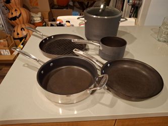 5 PIECE OF POTS AND PANS