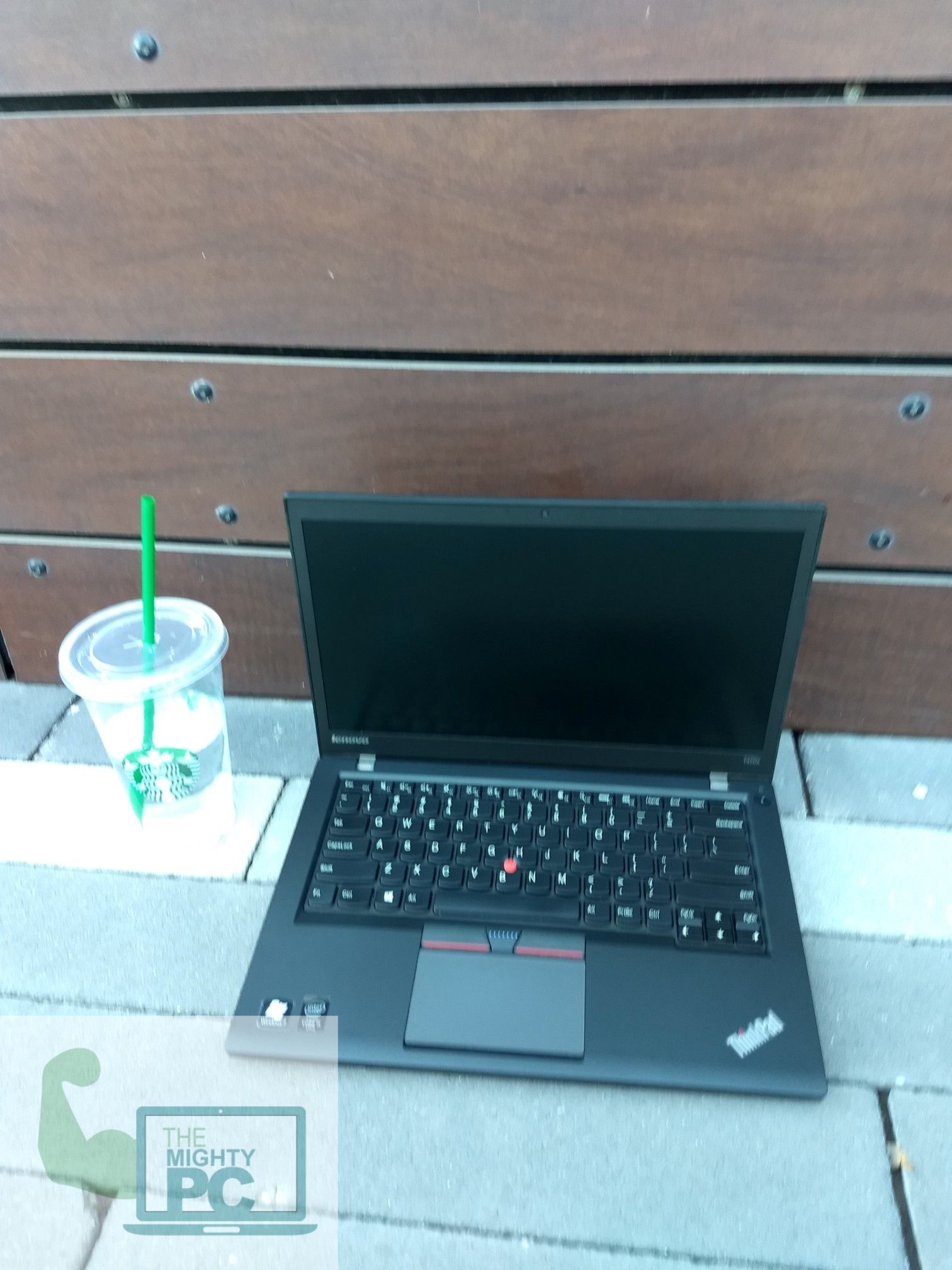 Windows 10 pro. No CD/DVD RW. Selling for $399. full business notebook.