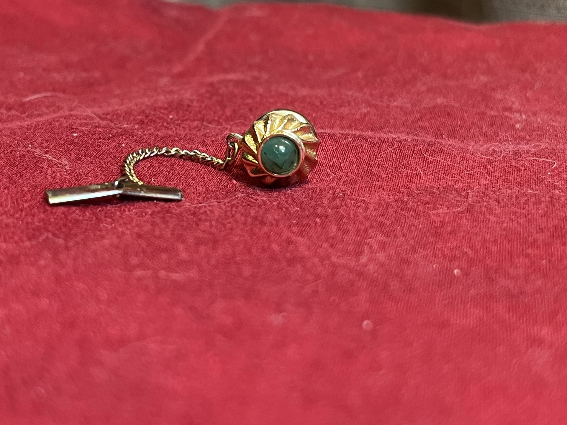 Gold Tone Round & Jade Cabochon Tie Tack
