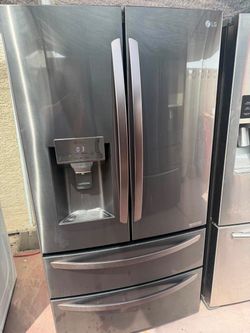 LG - AMAZING FRENCH DOOR BLACK STAINLESS IN EXCELLENT CONDITION