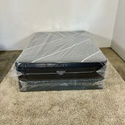 Queen Beautyrest Black Hybrid Mattress (Delivery Is Available)