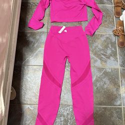 Vs pink yoga set size medium $30 new Pick up only 76114