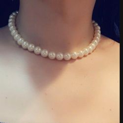 Pearl Necklace. 