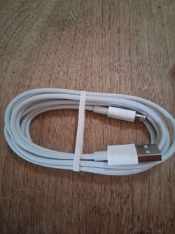 USB -lightning 5foot long white cable