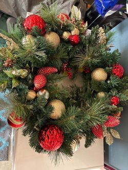 Decorated Christmas Wreath Red and Gold