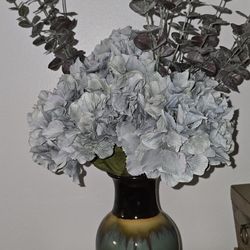 Decorative Ceramic Vase with Artificial Flowers – Home Decor