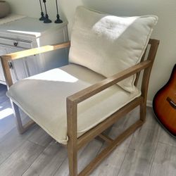 Accent Chair with Coushin