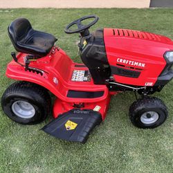 Craftsman T110 Riding Lawnmower Tractor 